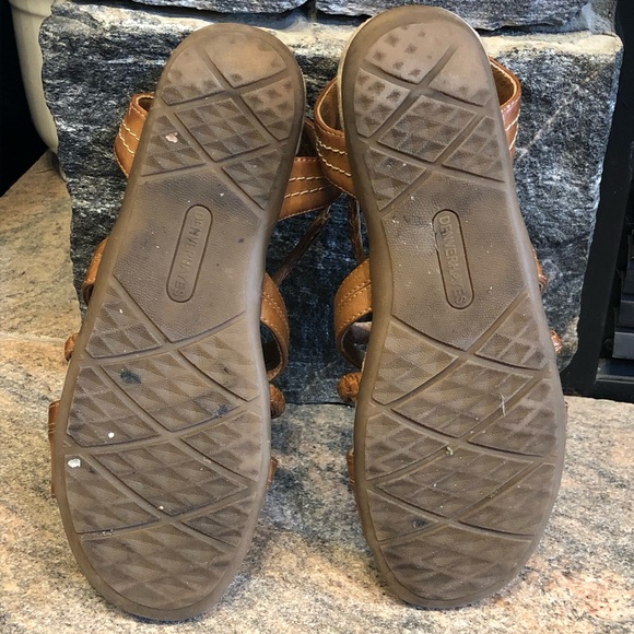 ☀️ Denver Hayes Tan Strappy Flat Sandals Size 7 - Picture 5 of 9